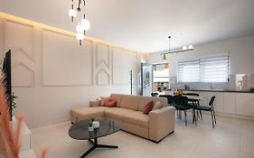 Kalopsia Home